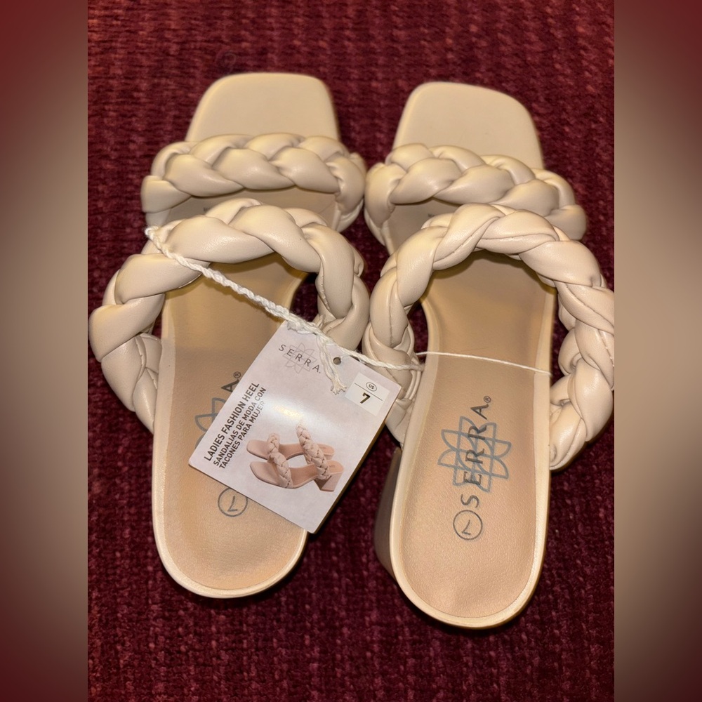 Serra Women’s Bow Thong Sandals size 7